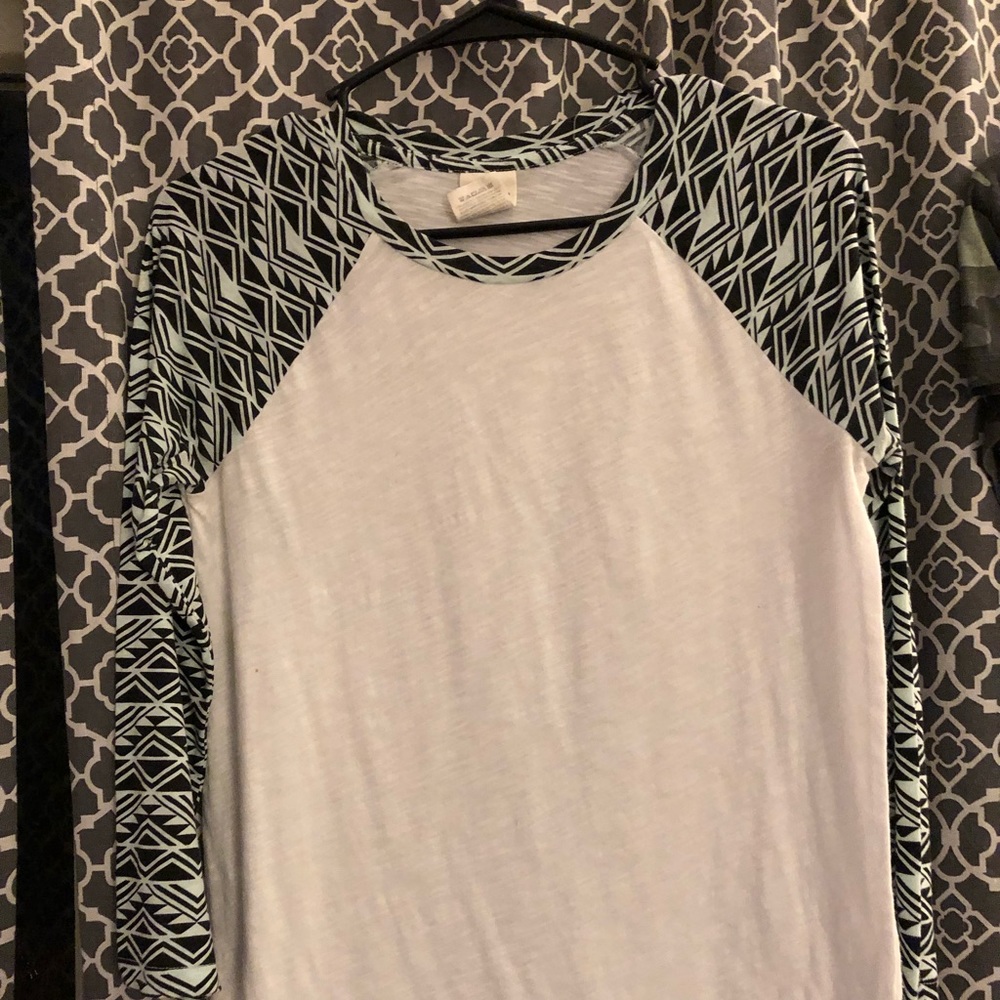 Vs 3/4 sleeve shirt